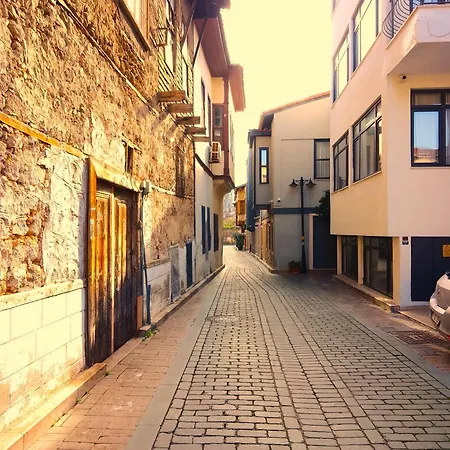 Lovely Garden Flat With Patio Near Hadrian's Gate Apartment Antalya